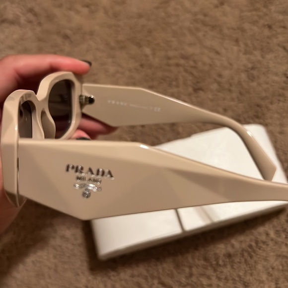 prada sunglasses - Picture 2 of 2